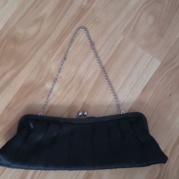 Clutch - Picture 6 of 7